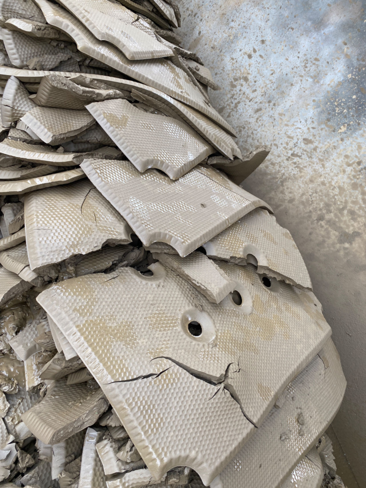 柱塞泵打出的泥餅 柱塞泵打出的泥餅